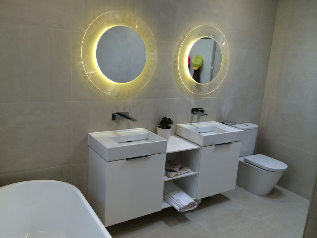 room-for-improvement-pty-ltd-master-bathroom-renovation-hawthorn-boorondara-melbourne-double-vanity-feature-mirrors